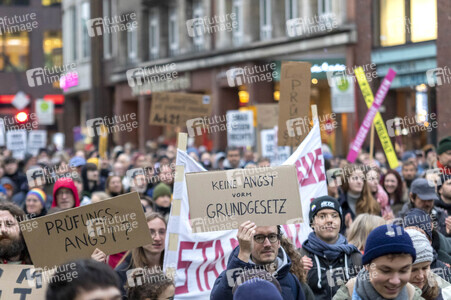 PRÜF! - Auftakt-Demo in Hamburg