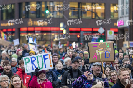 PRÜF! - Auftakt-Demo in Hamburg