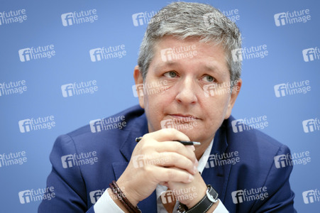 Bundespressekonferenz 'Vorstellung des BSI-Lageberichts 2025' in Berlin