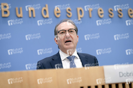 Bundespressekonferenz 'Vorstellung des BSI-Lageberichts 2025' in Berlin