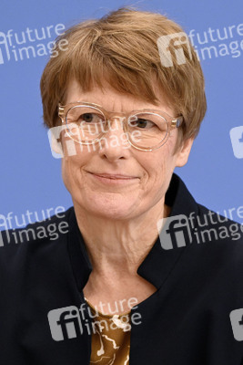 Bundespressekonferenz 'Vorstellung des Jahresgutachtens 2025/26' in Berlin