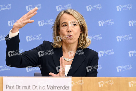 Bundespressekonferenz 'Vorstellung des Jahresgutachtens 2025/26' in Berlin
