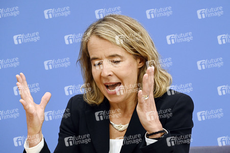 Bundespressekonferenz 'Vorstellung des Jahresgutachtens 2025/26' in Berlin