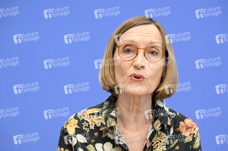 Bundespressekonferenz 'UNICEF-Bericht zur Lage der Kinder in Deutschland 2025' in Berlin