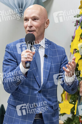 Charity-Wald Eröffnung in der Galeria Düsseldorf