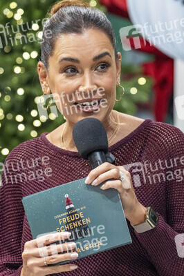 Charity-Wald Eröffnung in der Galeria Düsseldorf