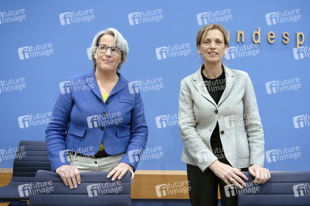 Bundespressekonferenz 'Aktuelle Herausforderungen beim Kinder- und Jugendschutz in der digitalen Welt' in Berlin