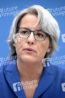 Bundespressekonferenz 'Aktuelle Herausforderungen beim Kinder- und Jugendschutz in der digitalen Welt' in Berlin