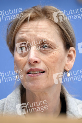 Bundespressekonferenz 'Aktuelle Herausforderungen beim Kinder- und Jugendschutz in der digitalen Welt' in Berlin