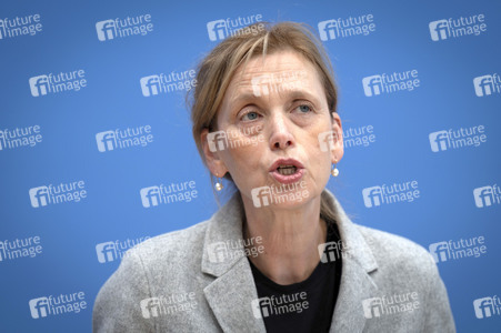 Bundespressekonferenz 'Aktuelle Herausforderungen beim Kinder- und Jugendschutz in der digitalen Welt' in Berlin