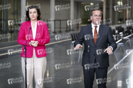 Pressekonferenz zur Weltraumsicherheitsstrategie der Bundesregierung in Berlin