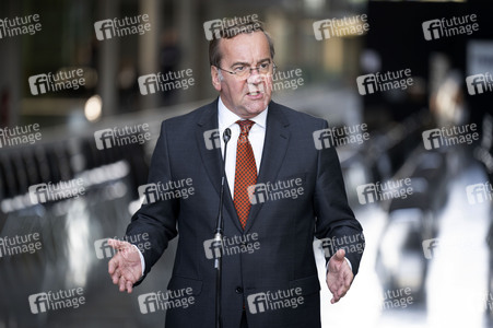 Pressekonferenz zur Weltraumsicherheitsstrategie der Bundesregierung in Berlin