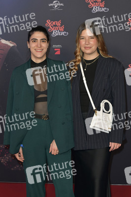 Filmpremiere 'Song Sung Blue' in Berlin