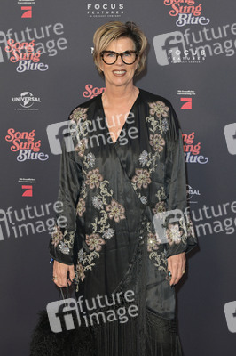 Filmpremiere 'Song Sung Blue' in Berlin