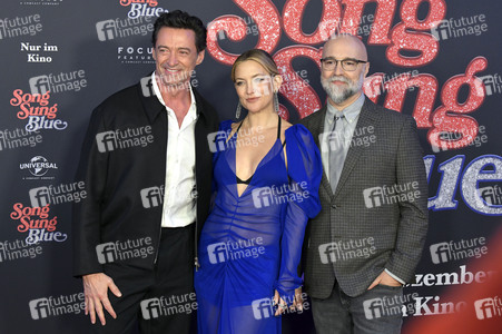 Filmpremiere 'Song Sung Blue' in Berlin