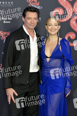 Filmpremiere 'Song Sung Blue' in Berlin