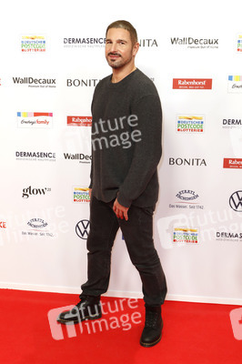 Goldene Bild der Frau 2025 in Hamburg