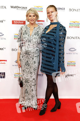 Goldene Bild der Frau 2025 in Hamburg