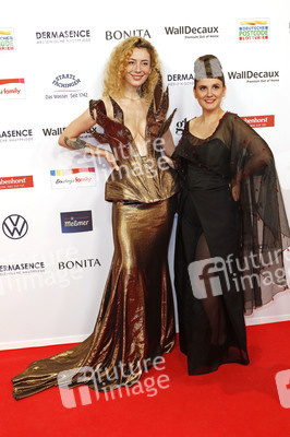 Goldene Bild der Frau 2025 in Hamburg