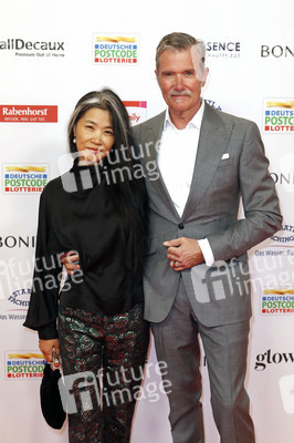 Goldene Bild der Frau 2025 in Hamburg