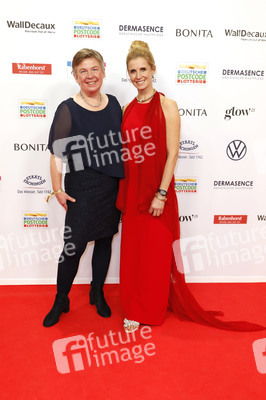 Goldene Bild der Frau 2025 in Hamburg