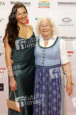 Goldene Bild der Frau 2025 in Hamburg