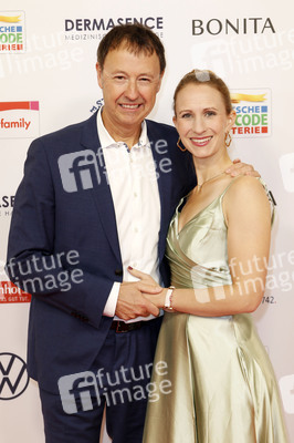 Goldene Bild der Frau 2025 in Hamburg