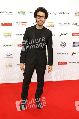 Goldene Bild der Frau 2025 in Hamburg