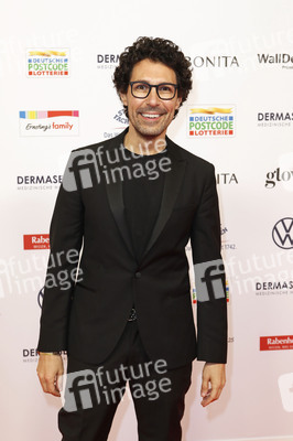 Goldene Bild der Frau 2025 in Hamburg