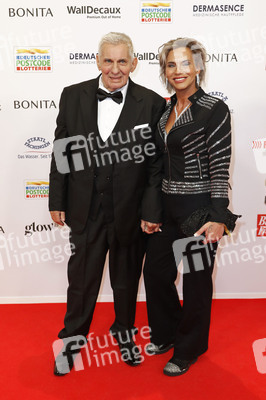 Goldene Bild der Frau 2025 in Hamburg