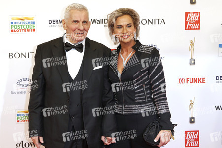 Goldene Bild der Frau 2025 in Hamburg