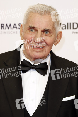 Goldene Bild der Frau 2025 in Hamburg