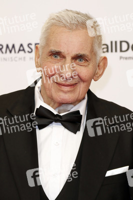 Goldene Bild der Frau 2025 in Hamburg