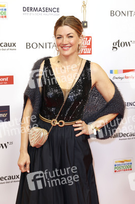 Goldene Bild der Frau 2025 in Hamburg