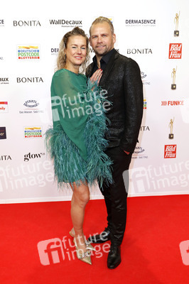 Goldene Bild der Frau 2025 in Hamburg