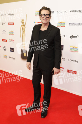 Goldene Bild der Frau 2025 in Hamburg