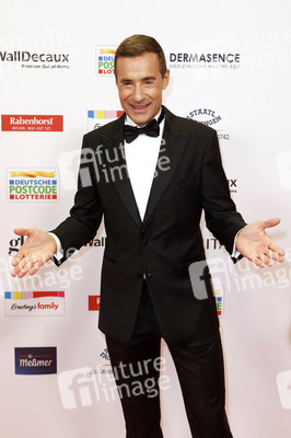 Goldene Bild der Frau 2025 in Hamburg