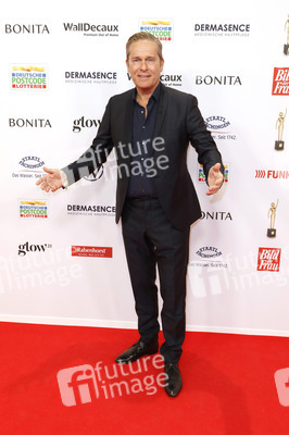 Goldene Bild der Frau 2025 in Hamburg