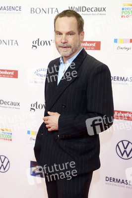 Goldene Bild der Frau 2025 in Hamburg