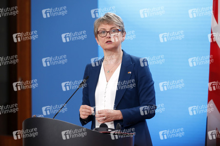 Pressekonferenz mit Johann Wadephul und Yvette Cooper in Berlin
