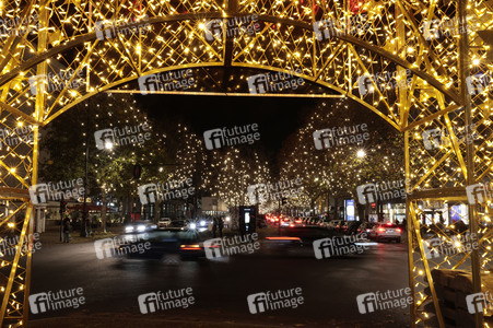 Weihnachtsbeleuchtung am Kudamm 2025 in Berlin