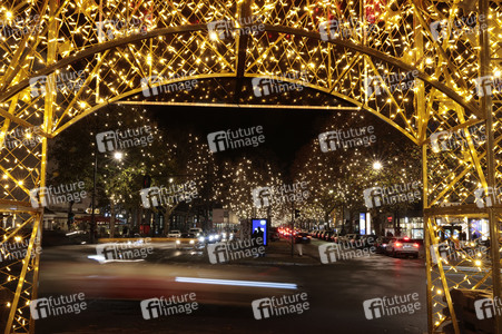 Weihnachtsbeleuchtung am Kudamm 2025 in Berlin