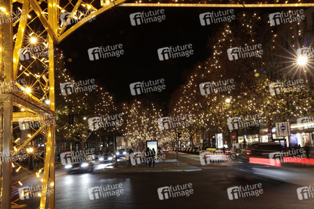 Weihnachtsbeleuchtung am Kudamm 2025 in Berlin