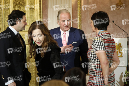 Verleihung des  Bayerischen Verdienstordens an  Vicky Leandros in München