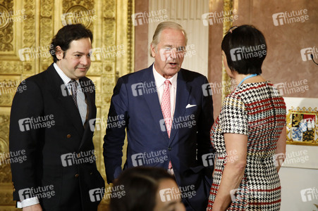 Verleihung des  Bayerischen Verdienstordens an  Vicky Leandros in München