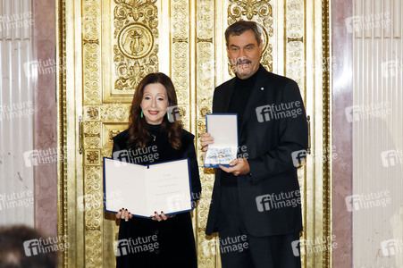 Verleihung des  Bayerischen Verdienstordens an  Vicky Leandros in München