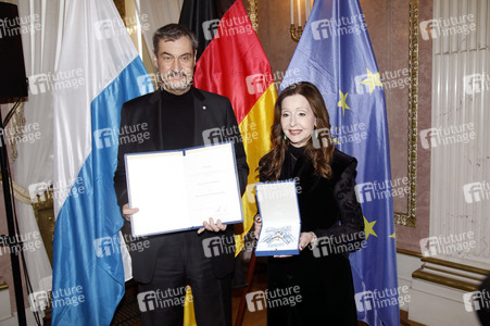 Verleihung des  Bayerischen Verdienstordens an  Vicky Leandros in München