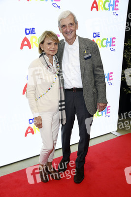 Jubiläumsfeier 30 Jahre 'Die Arche' in Berlin