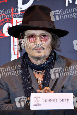 Ausstellung 'A Bunch of Stuff -Tokyo' von Johnny Depp in Tokio