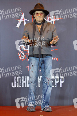 Ausstellung 'A Bunch of Stuff -Tokyo' von Johnny Depp in Tokio